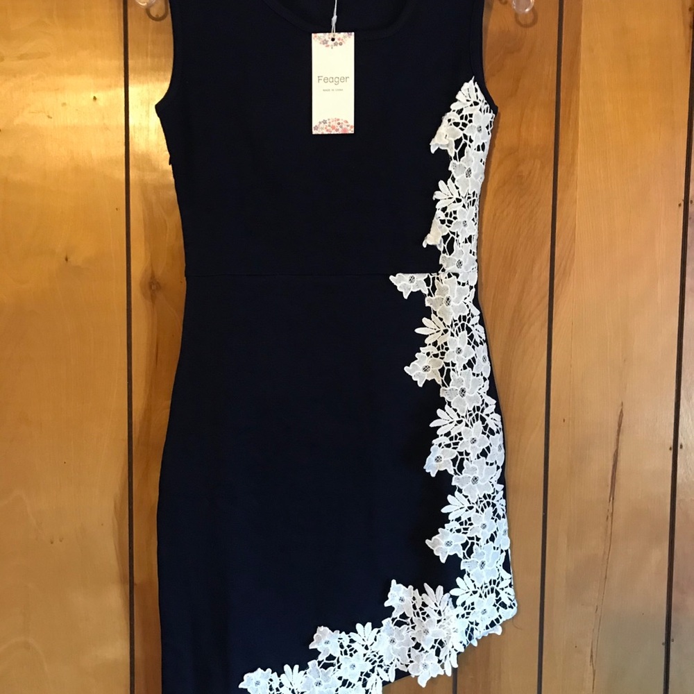 Feager Casual Size Small, NWT Navy Blue